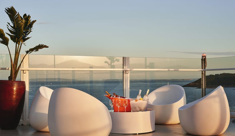 Up Ibiza Sky Society, Seating